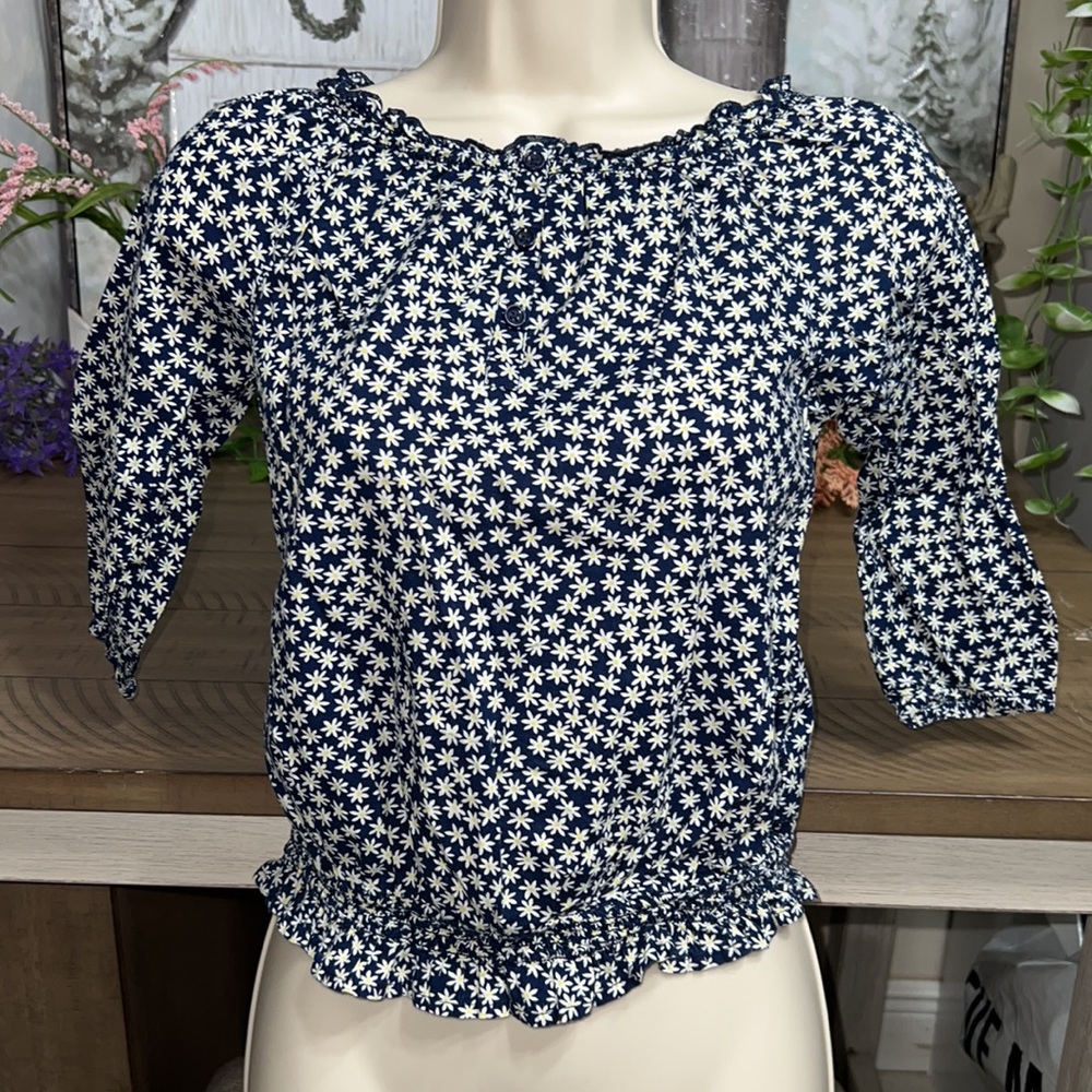 🌸3 for $20 eligible🌸💕Faded Glory Navy Blue Blouse with Daisies